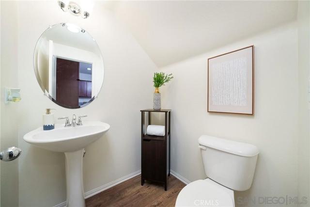 8011 City View Pl, Rancho Cucamonga CA: https://media.crmls.org/mediaz/5557e263-e5d2-42ff-a38a-7580d7dedba2.jpg