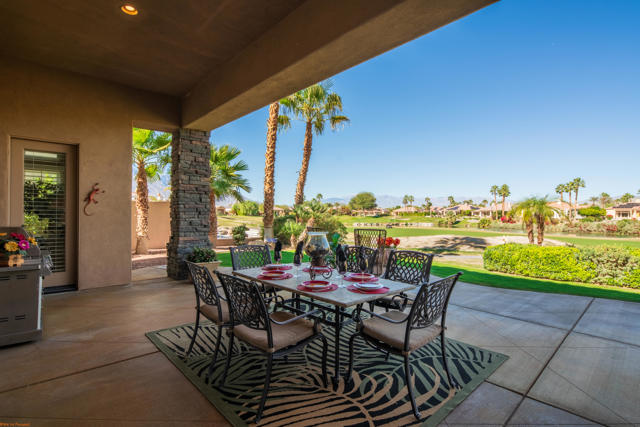 97 Via Bella, Rancho Mirage CA: https://media.crmls.org/mediaz/55581e05-1751-4c9c-b5cd-64f6bb76010a.jpg