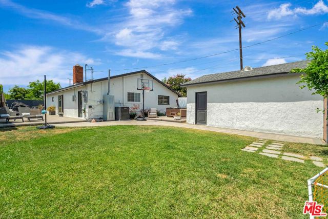 6814 Berquist Avenue, West Hills CA: https://media.crmls.org/mediaz/5558ee49-be6a-4352-8e2b-66ca385474e9.jpg