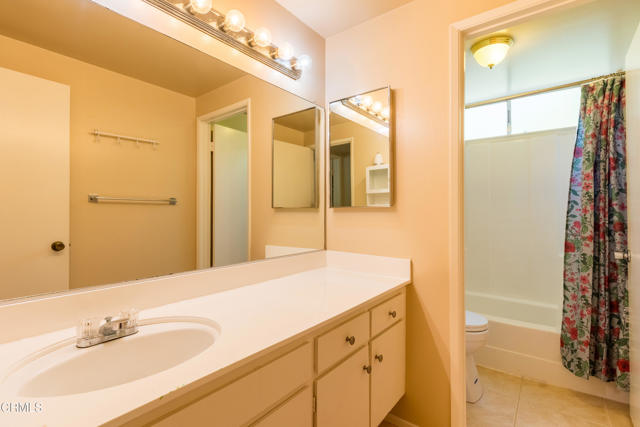 Detail Gallery Image 16 of 27 For 686 Martinique Pl, Newbury Park,  CA 91320 - 4 Beds | 3 Baths