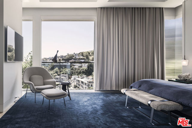 8804 Hollywood Boulevard, Los Angeles CA: https://media.crmls.org/mediaz/5559911c-a356-4958-b473-f129e8472088.jpg