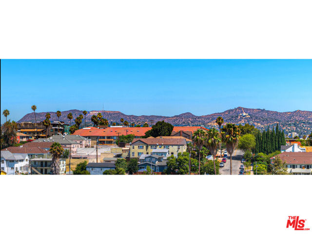 338 N Mariposa Avenue, Los Angeles CA: https://media.crmls.org/mediaz/555a1439-5fa2-4d56-872e-ff2c81ed8800.jpg