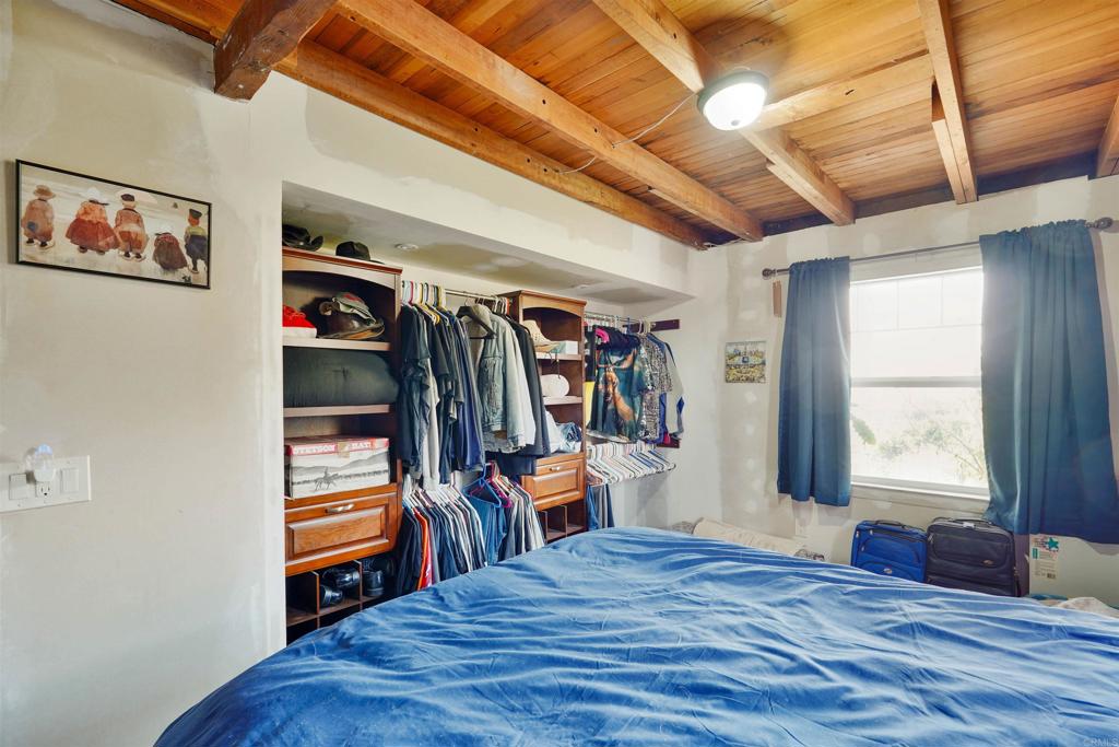 https://media.crmls.org/mediaz/555a325f-0dd9-4f20-863b-8fd4faba6157.jpg?preset=X-Large