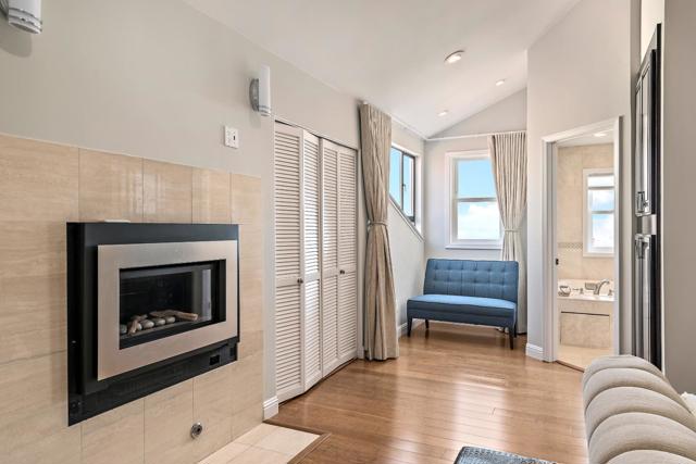 11 Mayflower Lane, San Carlos CA: https://media.crmls.org/mediaz/555a9171-0d96-4990-9405-2258766b35fb.jpg