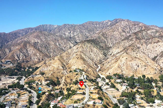 3017 Zane Grey Terrace, Altadena CA: https://media.crmls.org/mediaz/555b48a9-f05f-425c-ba06-59796e204847.jpg