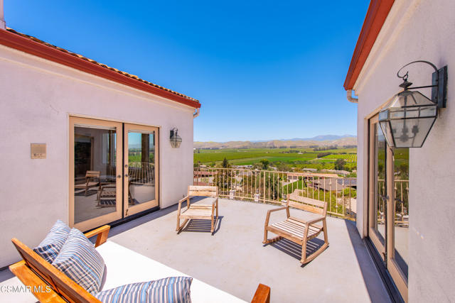 1074 Deseo Avenue, Camarillo CA: https://media.crmls.org/mediaz/555b7902-67f4-4799-829b-d040750b60e7.jpg
