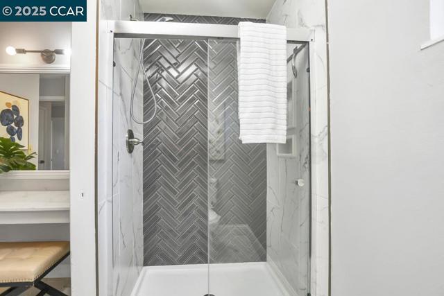 1821 Alicante Ct, Concord CA: https://media.crmls.org/mediaz/555bac57-3347-443e-abfe-eeda54225bd7.jpg