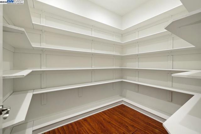 874 Overhill Dr, Hayward CA: https://media.crmls.org/mediaz/555bca01-65dd-4b60-9078-244479e449c8.jpg