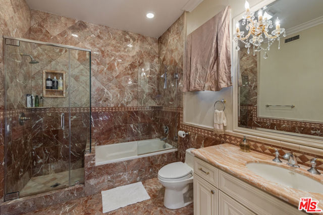 1455 Robmar Drive, Beverly Hills CA: https://media.crmls.org/mediaz/555bfb11-ad59-404f-b386-bcc0de894b35.jpg