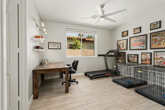 6 Taylor Avenue, Palm Desert CA: https://media.crmls.org/mediaz/555c14f7-8299-4843-9d04-10b016e9e178.jpg