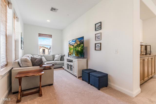 Detail Gallery Image 34 of 58 For 4126 Harbour Island Ln, Oxnard,  CA 93035 - 4 Beds | 3/1 Baths