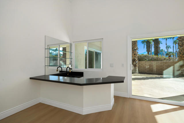 77787 Saint Croix Drive, Palm Desert CA: https://media.crmls.org/mediaz/555caa65-1643-4c72-b24f-f6c203bf4960.jpg