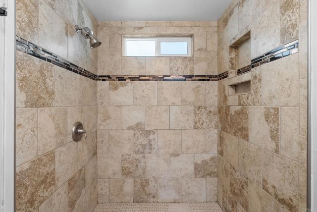 1247 La Casa Dr, San Marcos CA: https://media.crmls.org/mediaz/555cba6f-9812-493a-8e28-3f57ee4f0dcd.jpg
