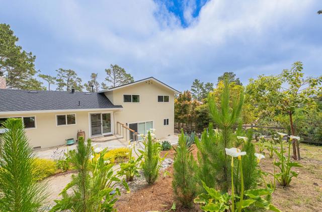 24 Pinehill Way, Monterey CA: https://media.crmls.org/mediaz/555cc04e-8238-473e-a05e-b46184aca548.jpg