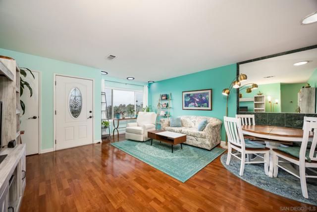 3839 Vista Campana S, Oceanside CA: https://media.crmls.org/mediaz/555d8e40-0647-4bf4-bc31-8d71f93f8084.jpg