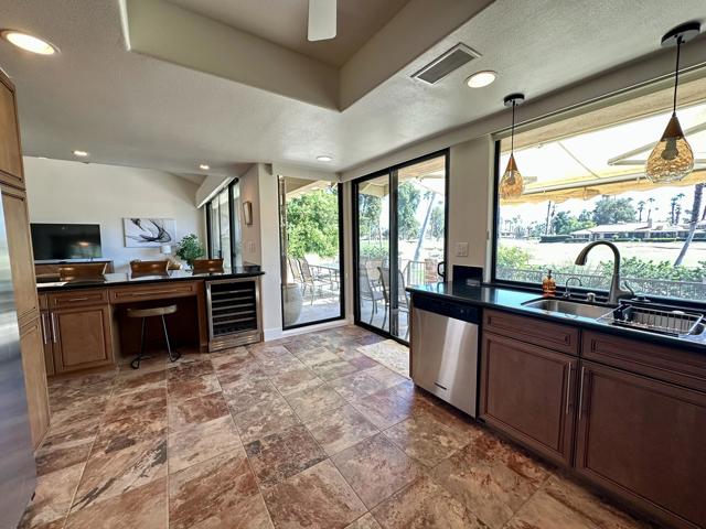 222 Serena Drive, Palm Desert CA: https://media.crmls.org/mediaz/555e21ad-15ce-4d1a-8e30-011bf3cd23f7.jpg