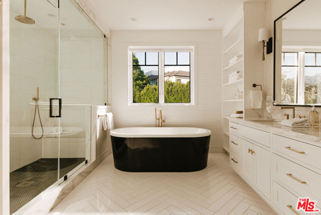 16021 Northfield Street, Pacific Palisades CA: https://media.crmls.org/mediaz/555eacab-d5b3-48d5-8535-35c0add1c99b.jpg