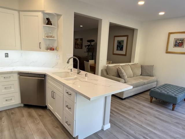 12530 Heatherton Ct, San Diego CA: https://media.crmls.org/mediaz/555f7c71-b3f1-41ba-a567-7a19ec978b2b.jpg