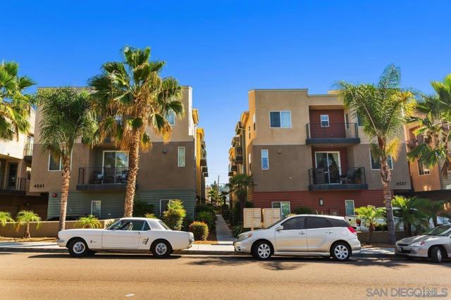 4537 Rainier, San Diego CA: https://media.crmls.org/mediaz/555f8660-1a41-48f4-ade4-be9f64867e06.jpg