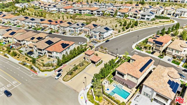 12553 N Ridgeline Road, Porter Ranch CA: https://media.crmls.org/mediaz/555fc394-2fb7-4d5a-b0c7-fe8425d7202d.jpg