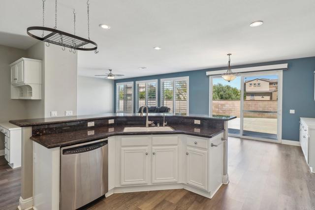31332 Bluebeech Court, Temecula CA: https://media.crmls.org/mediaz/5560625a-5dc3-47fa-a8ee-2502bb43ec24.jpg