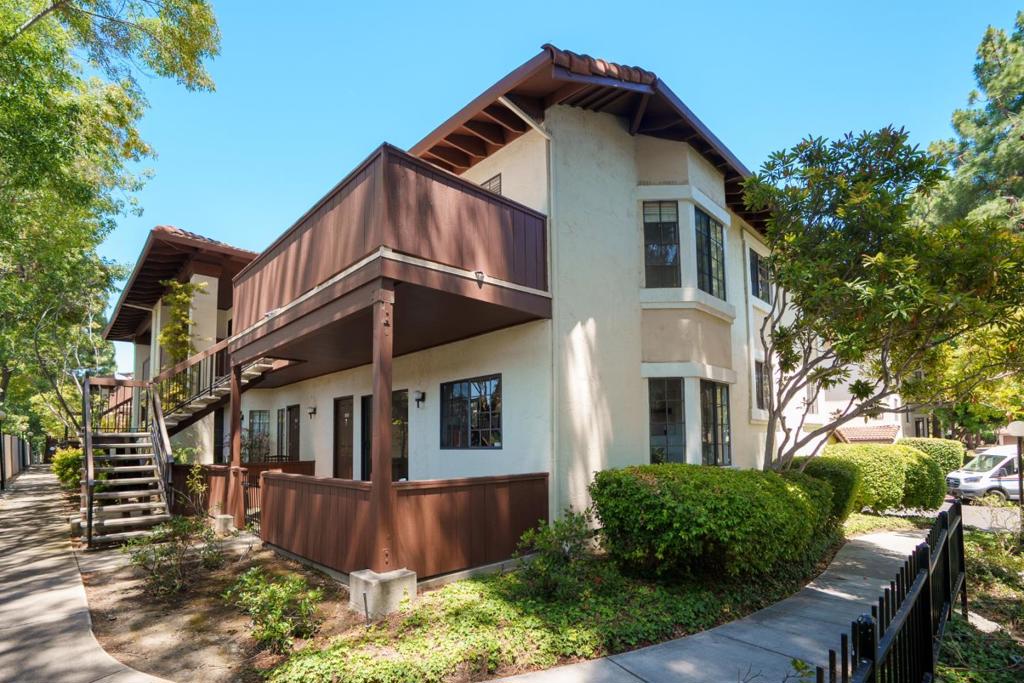 466 Costa Mesa Terrace #D