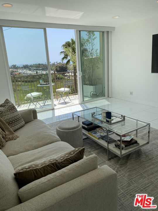 23901 Civic Center Way, Malibu CA: https://media.crmls.org/mediaz/55613704-5361-4f0e-907e-d672c4760df6.jpg