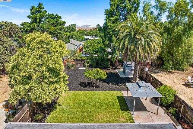 1244 Locust St, Livermore CA: https://media.crmls.org/mediaz/55617ebb-e548-4119-901c-dc60250a4511.jpg