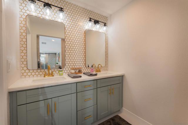 1426 Westwood Pl., Oceanside CA: https://media.crmls.org/mediaz/5561a911-52f8-4d10-887e-dfbc160e99f7.jpg