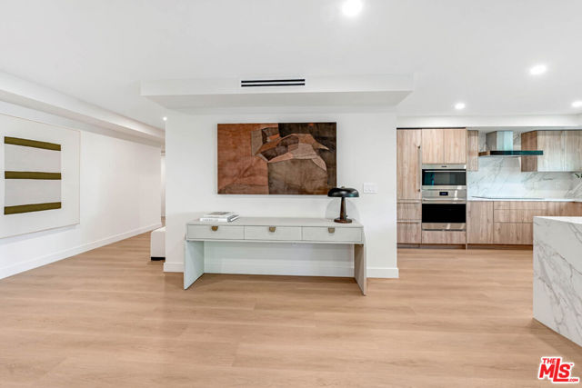 350 N Palm Drive, Beverly Hills CA: https://media.crmls.org/mediaz/55628cd0-d241-457a-868d-aa31c6d55323.jpg