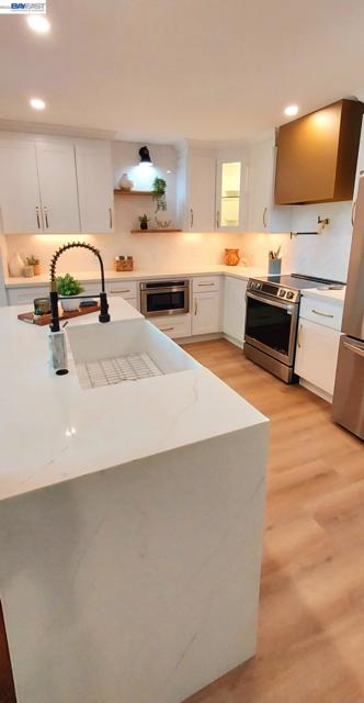 1732 Oakmont Drive, Walnut Creek CA: https://media.crmls.org/mediaz/5563053d-ae6f-4935-8c72-cbd04fa14aab.jpg
