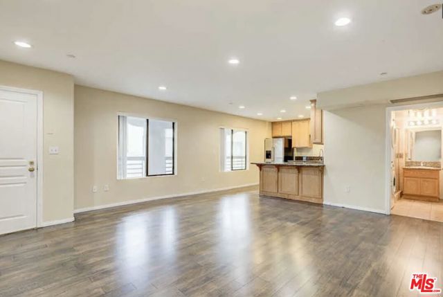 6815 Baird Avenue, 2 photo 6