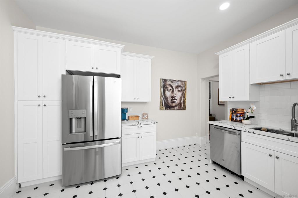 2251 Brant Street - photo 12