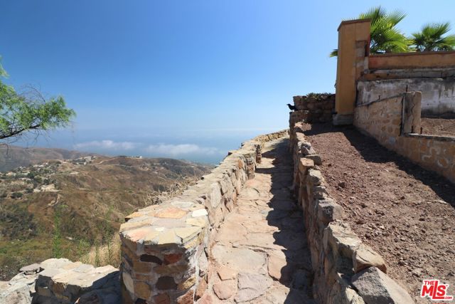 24734 W Saddle Peak Road, Malibu CA: https://media.crmls.org/mediaz/5564905d-da04-4e2e-a69a-067f894b878d.jpg