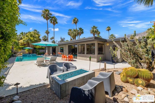 1994 S Yucca Pl, Palm Springs, CA 92264
