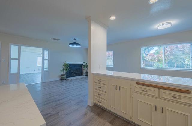 624 Hartnell Street, Salinas CA: https://media.crmls.org/mediaz/55653937-365a-421c-8075-0dcb6beb8ae2.jpg