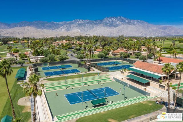 747 Inverness Drive, Rancho Mirage CA: https://media.crmls.org/mediaz/5565438c-0018-4b27-b7a8-cba7f8c36e3b.jpg