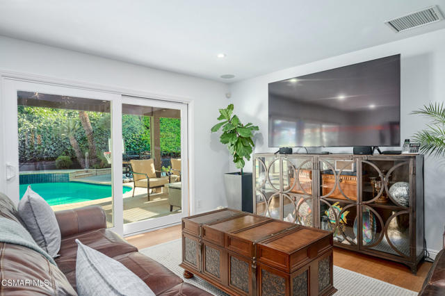 1841 Fallview Road, Westlake Village CA: https://media.crmls.org/mediaz/5565972d-f846-44d8-bbdf-1c4e45e40062.jpg