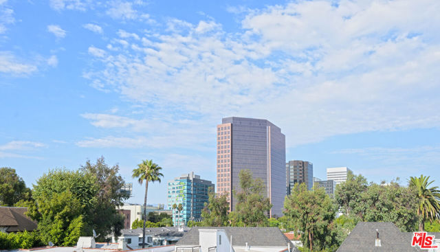 234 S Gale Drive, Beverly Hills CA: https://media.crmls.org/mediaz/5565db60-6e84-47da-9057-cb15e367d5d4.jpg