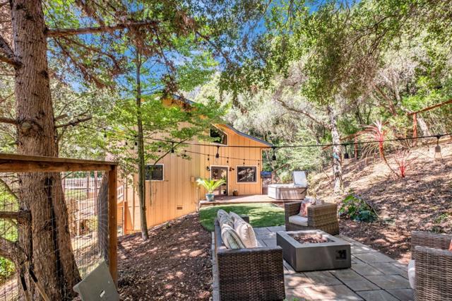 4858 Freedom Boulevard, Aptos CA: https://media.crmls.org/mediaz/556617bd-f2f1-4db8-9a4c-d4af51b7c7f7.jpg