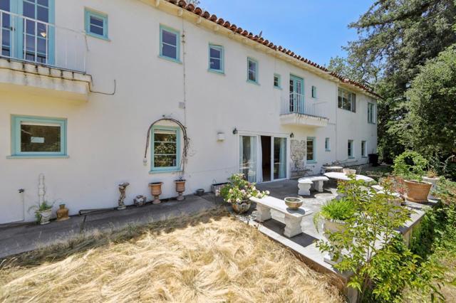 18211 Saratoga Los Gatos Road, Monte Sereno CA: https://media.crmls.org/mediaz/55663e90-c822-4c99-8611-2bd878852058.jpg