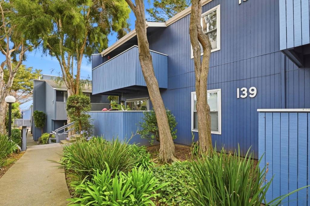 139 Piccadilly Place #H