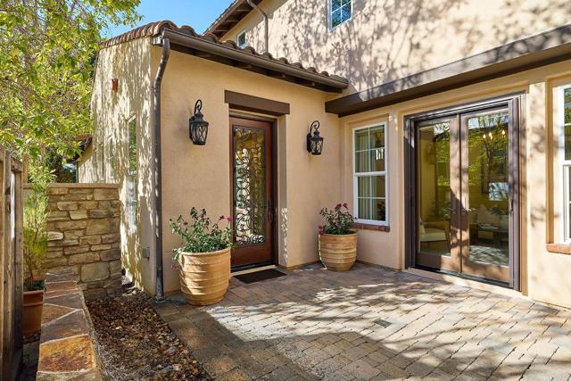 Detail Gallery Image 8 of 50 For 6591 Halite Place, Carlsbad,  CA 92009 - 5 Beds | 5/1 Baths