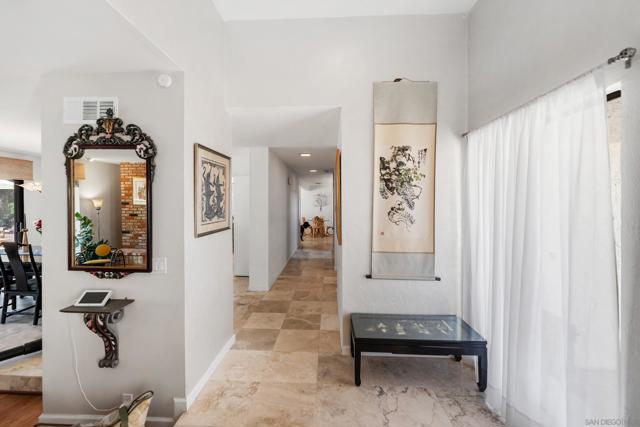13414 Calle Colina, Poway CA: https://media.crmls.org/mediaz/5566fc8a-e8fd-4ab2-948c-9c4a36ccdf00.jpg