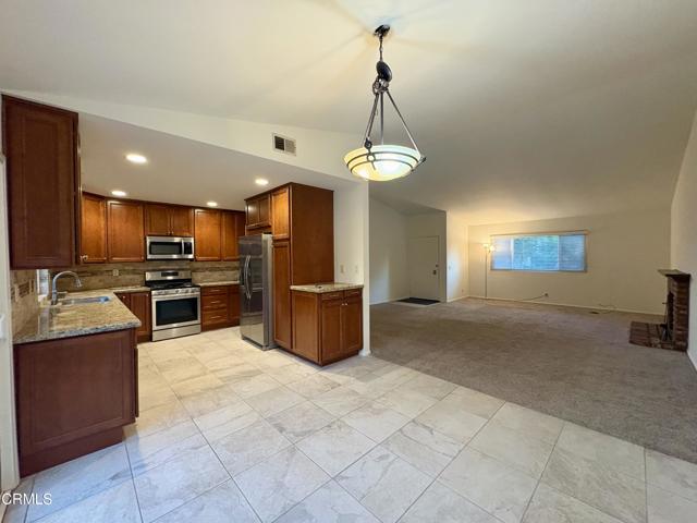 Detail Gallery Image 9 of 22 For 2741 Oarfish Ln, Oxnard,  CA 93035 - 3 Beds | 2 Baths