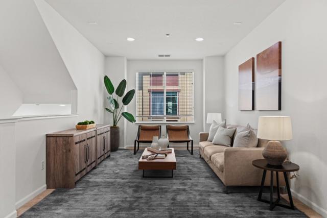 218 Peppermint Tree Terrace, Sunnyvale CA: https://media.crmls.org/mediaz/5567fa6f-6cea-492d-b240-a2d25a9e048f.jpg
