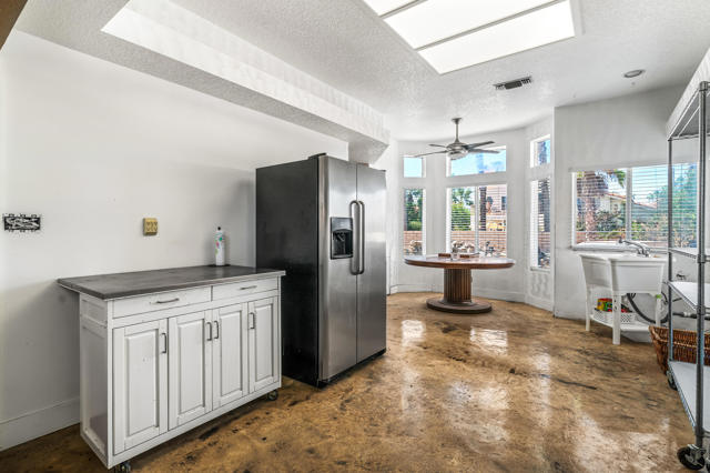 340 Augusta Drive, Palm Desert CA: https://media.crmls.org/mediaz/55682816-194d-47bf-9e8c-1be87c4b6555.jpg