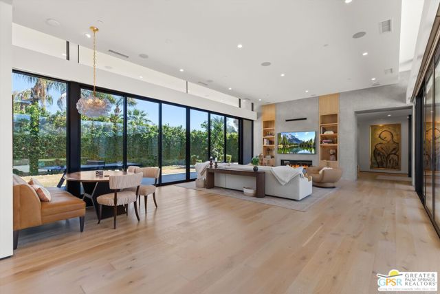 8 Desert Lark Circle, Rancho Mirage, CA 92270