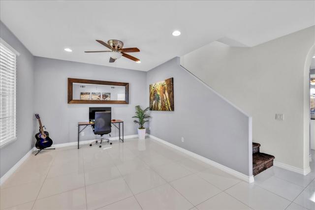 Image 21 of 48 For 84186 Canzone Drive