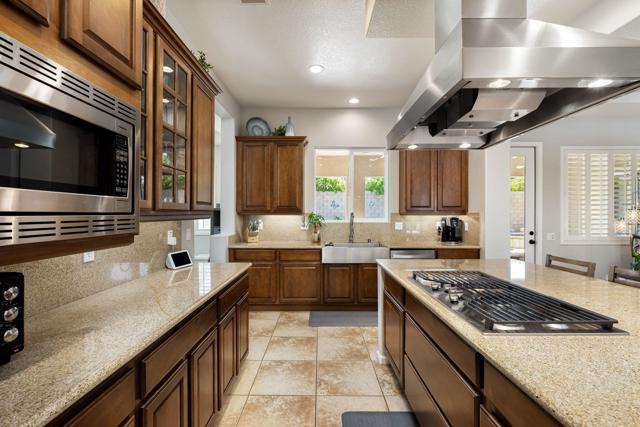 40844 Piazza Del Paradiso, Indio CA: https://media.crmls.org/mediaz/5568f666-375e-4f11-b62e-df72ed6a0d1e.jpg